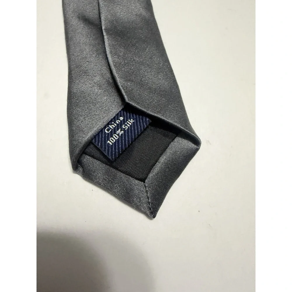 Croft & Barrow Mens Necktie Solid Charcoal Gray 100% Silk Satin Formal Dress Tie